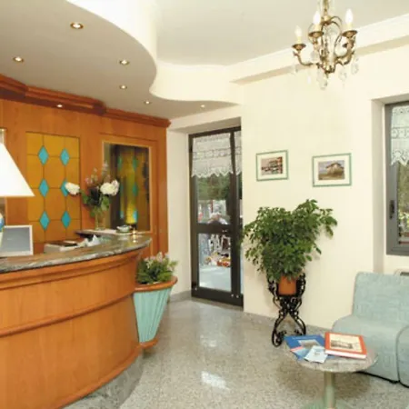 Brisino 스트레사