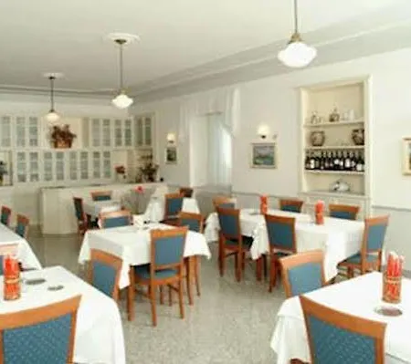 Brisino فندق ستريزا